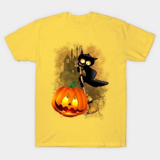 Cat Fun Halloween Character scared by a Pumpkin T-Shirt